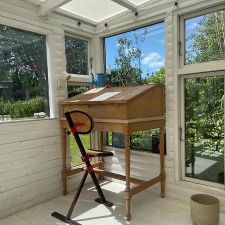 Charming In - Close To *